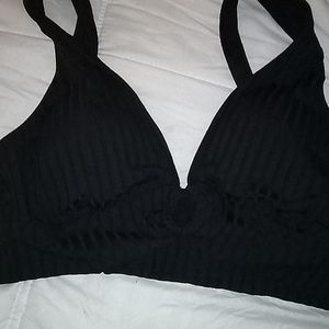 Keyhole detail very cute Bralet